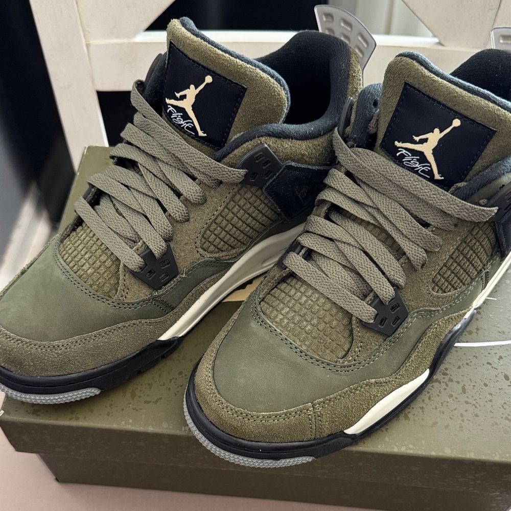 Air Jordan 4 Retro SE Craft GS ‘Olive’